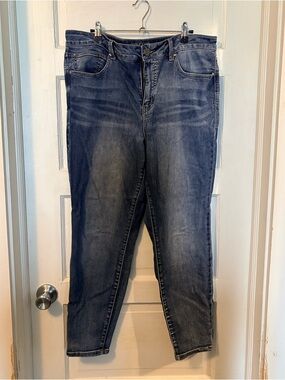 Maurices EverFlex High-Rise Jeans Size 16S